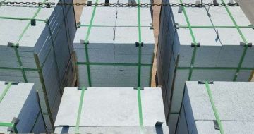 廊坊 芝麻白花岗岩5公分地铺石 花岗岩厂家工厂装车日常