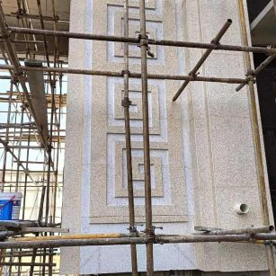 廊坊 黄金麻花岗岩别墅外墙干挂回纹造型效果