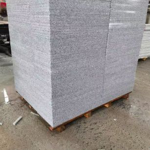 廊坊 芝麻白火烧面1.8厚300*600地铺石，尺寸标准，厚薄均匀