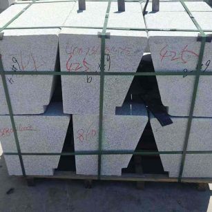 廊坊 芝麻白异形坐凳，石凳