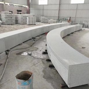 廊坊芝麻白花岗岩石板材 园林光面弧形坐凳