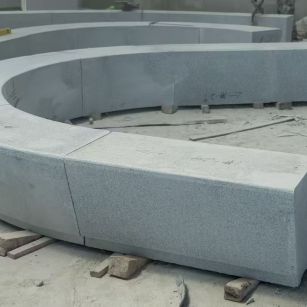 廊坊 芝麻白花岗岩光面弧形坐凳