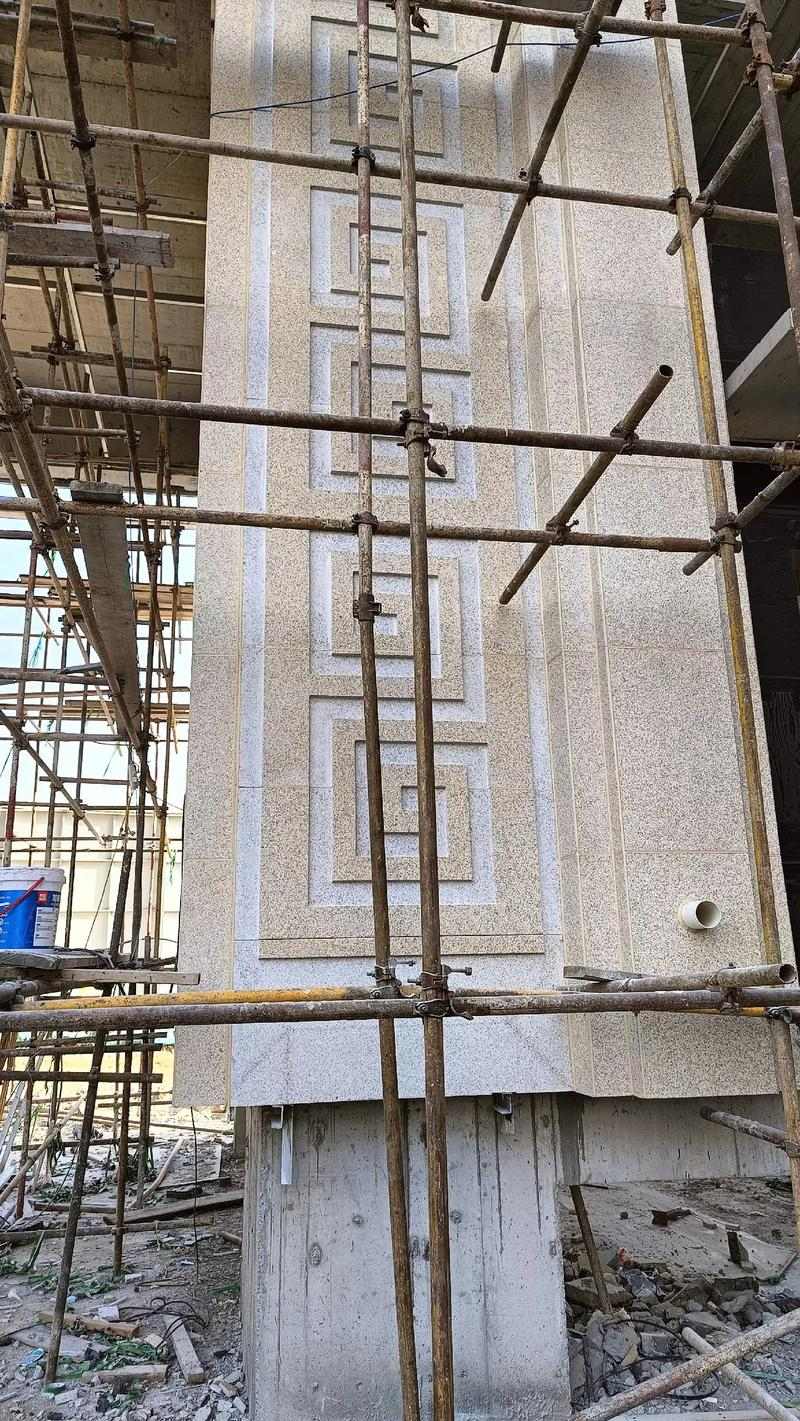 廊坊 黄金麻花岗岩别墅外墙干挂回纹造型效果