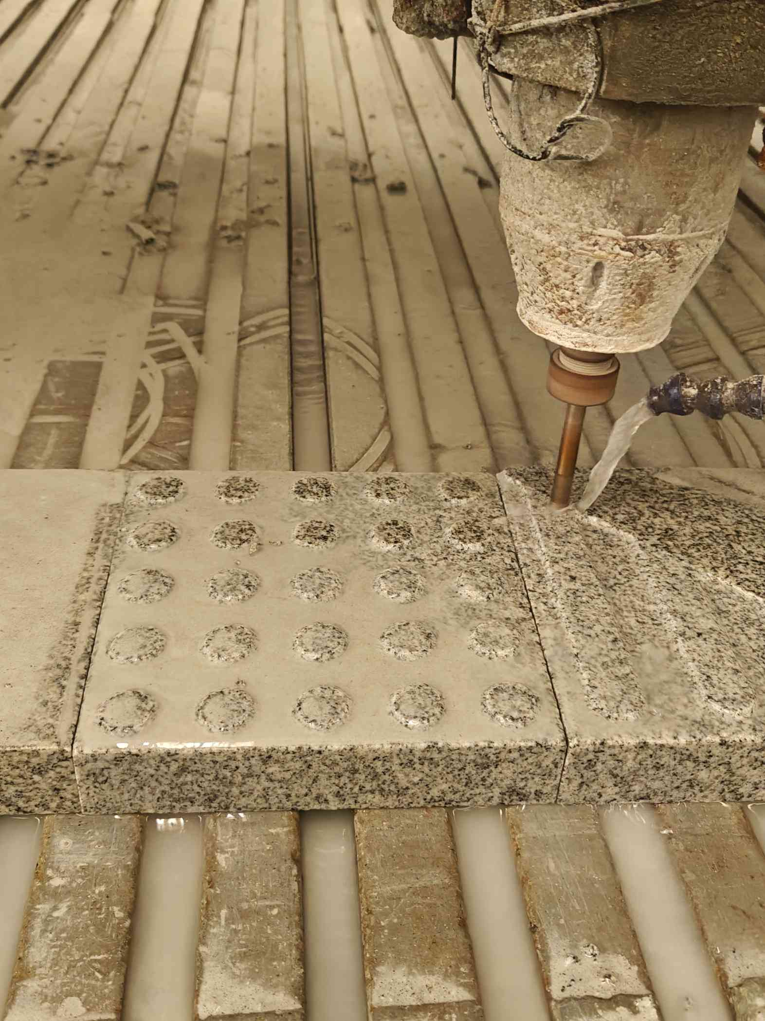 廊坊 芝麻白花岗岩石材盲人石、盲道石、盲点石