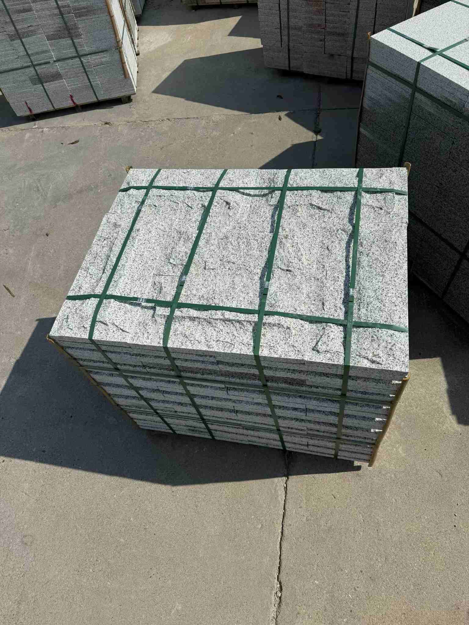 廊坊 白麻花岗岩石材自然面蘑菇石成品