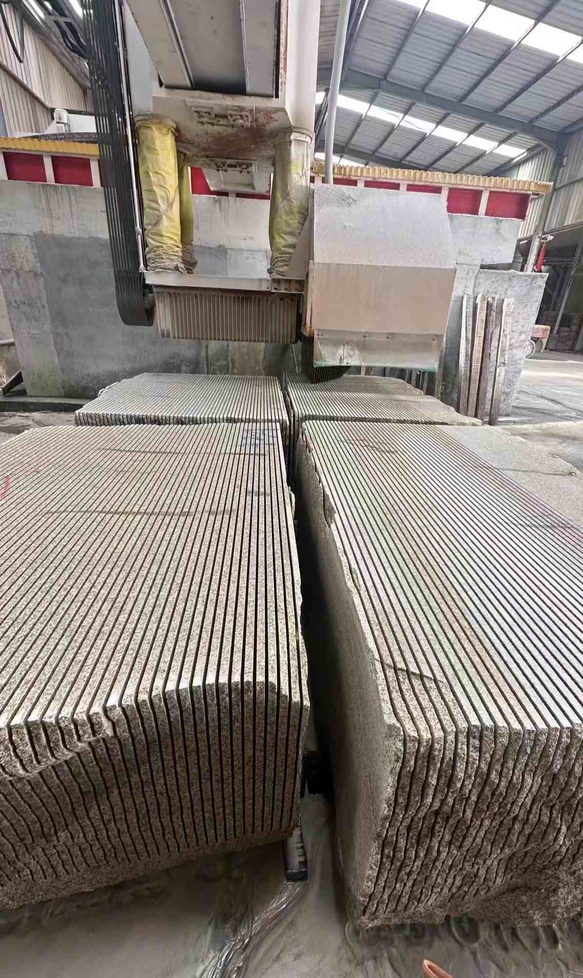 廊坊 车间生产日常，黄金麻白麻花岗岩