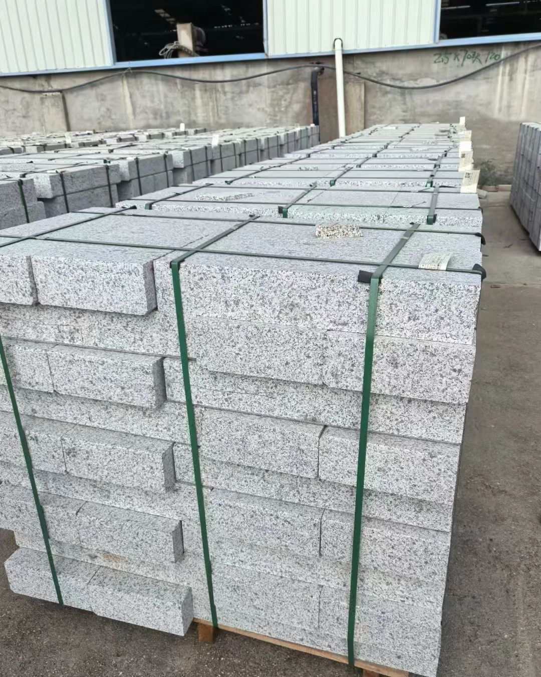 廊坊 白麻花岗岩路沿石，弧形路沿石，道牙石，马路牙子，界石，路缘石，平沿石，直岩石，平缘石等