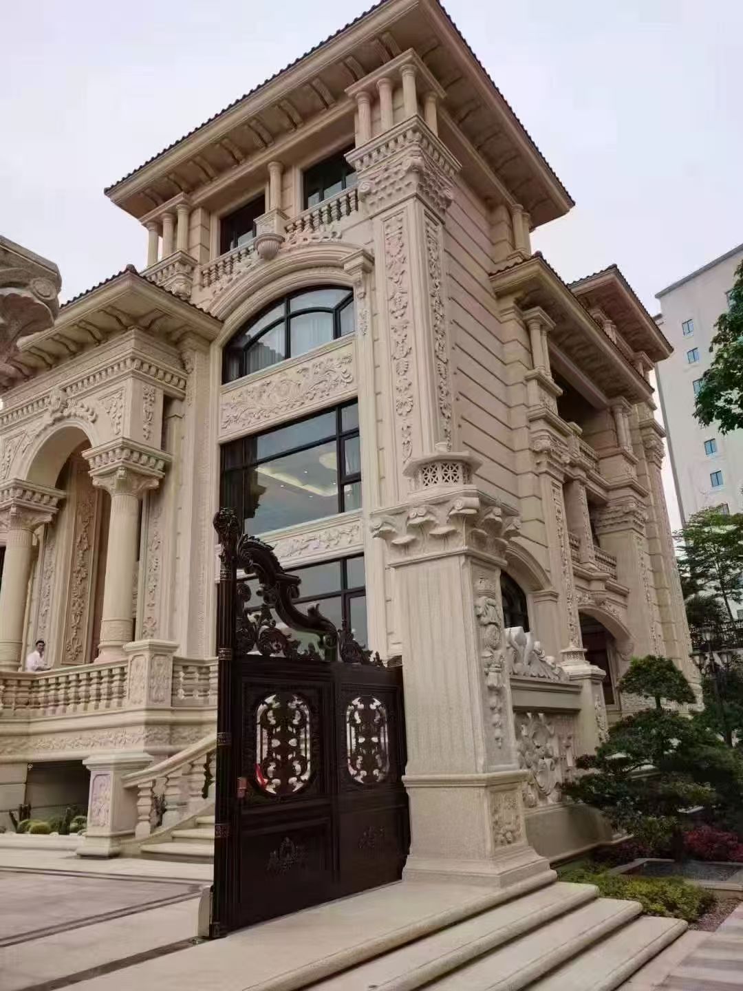 廊坊 黄金麻花岗岩别墅外墙干挂效果展示