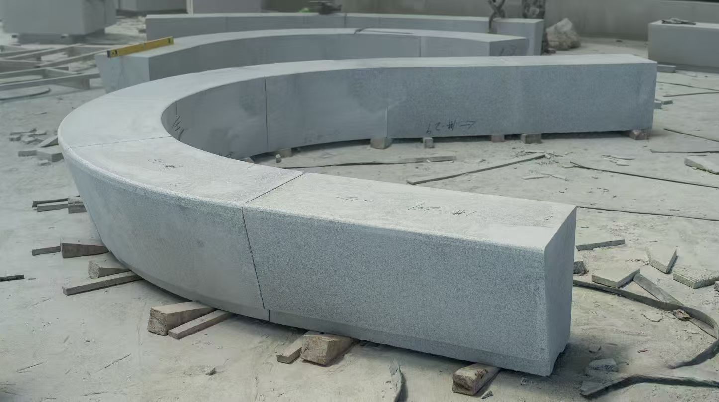 廊坊 芝麻白花岗岩光面弧形坐凳