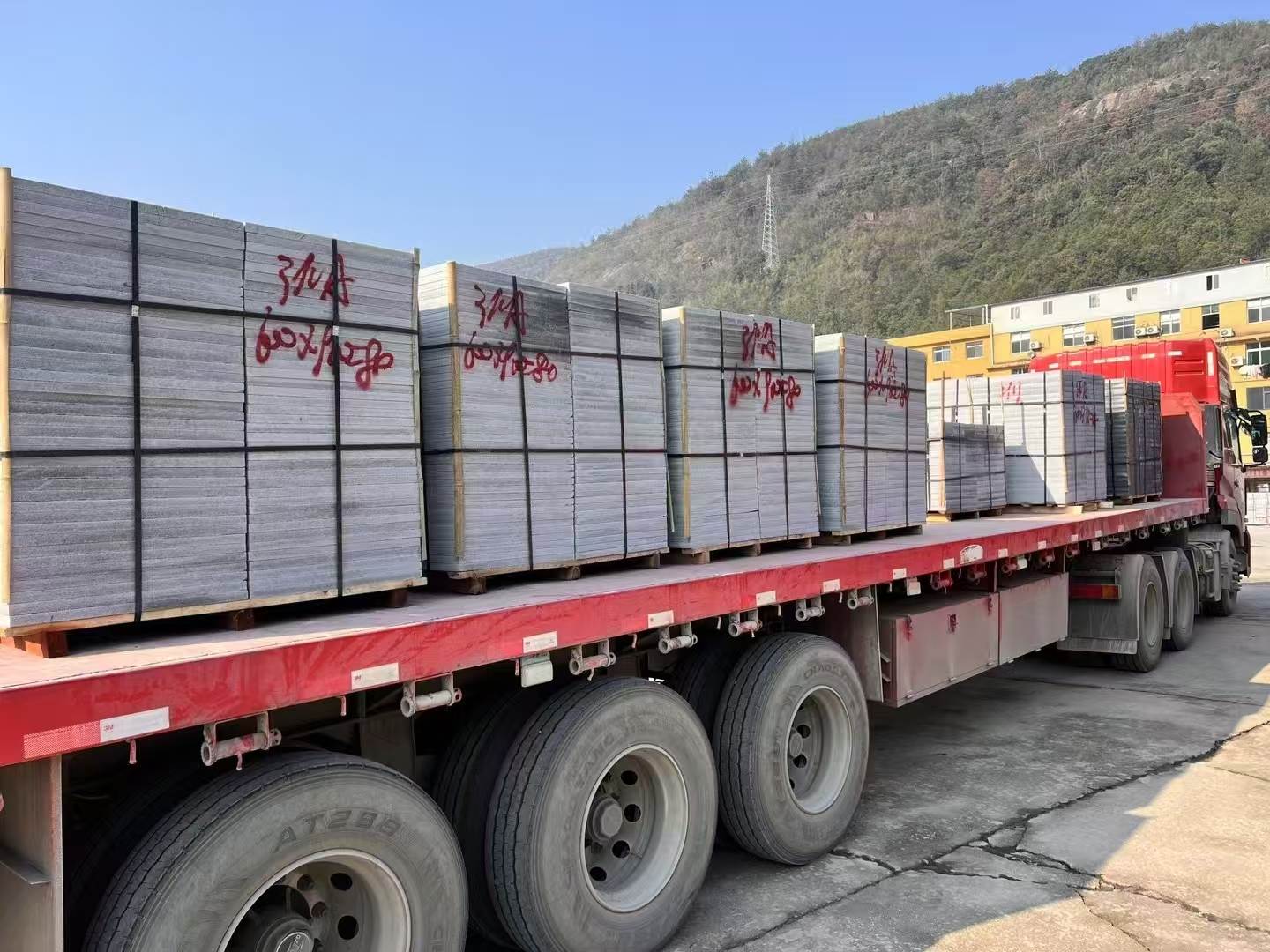 廊坊 芝麻灰地铺石出货日常