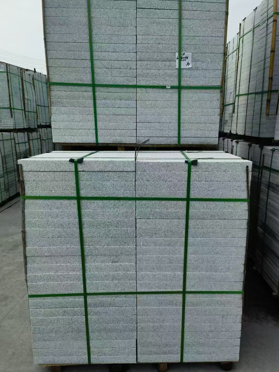 廊坊 芝麻白火烧，园林广场市政工程地铺石，1.8~5.0厚均有现货