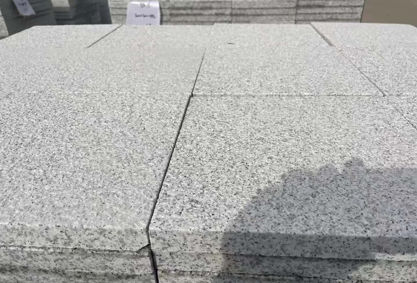 廊坊 白麻花岗岩石材推荐 荔枝面地铺石