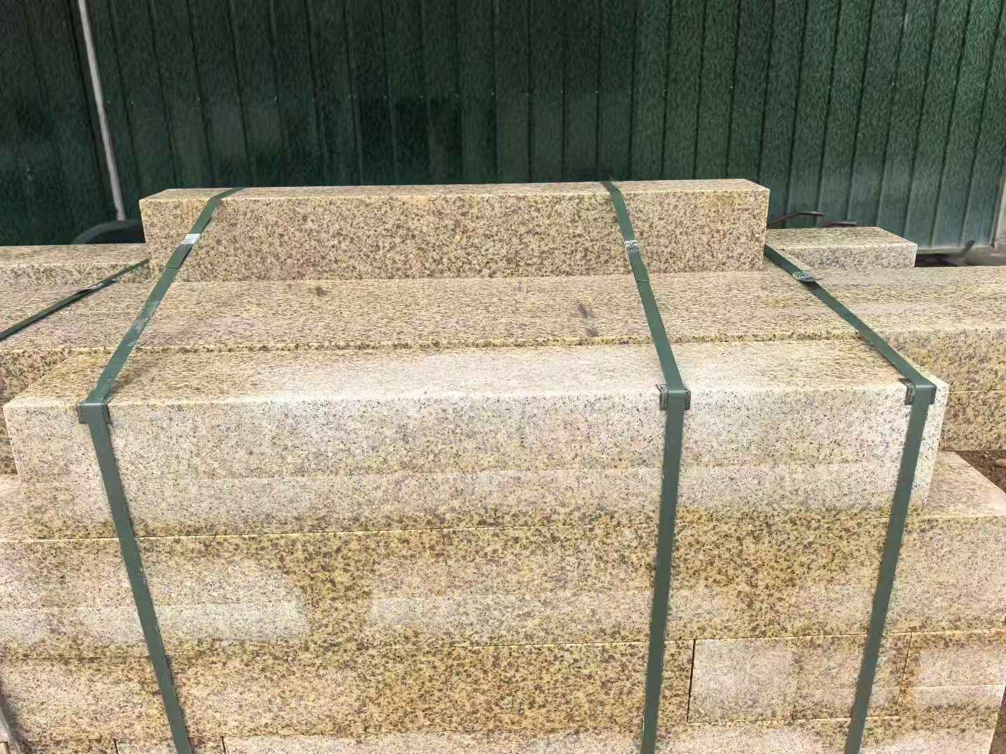 廊坊 黄金麻花岗岩石材机切面栏杆料半成品