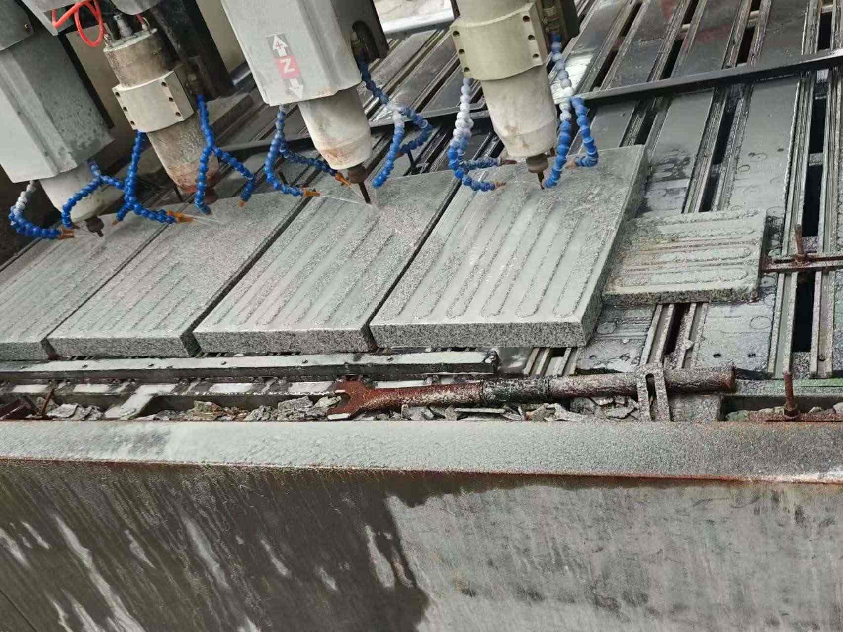 廊坊 芝麻白花岗岩荔枝面盲道雕刻