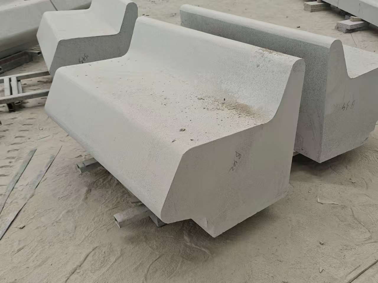 廊坊 芝麻白花岗岩异形坐凳，石凳