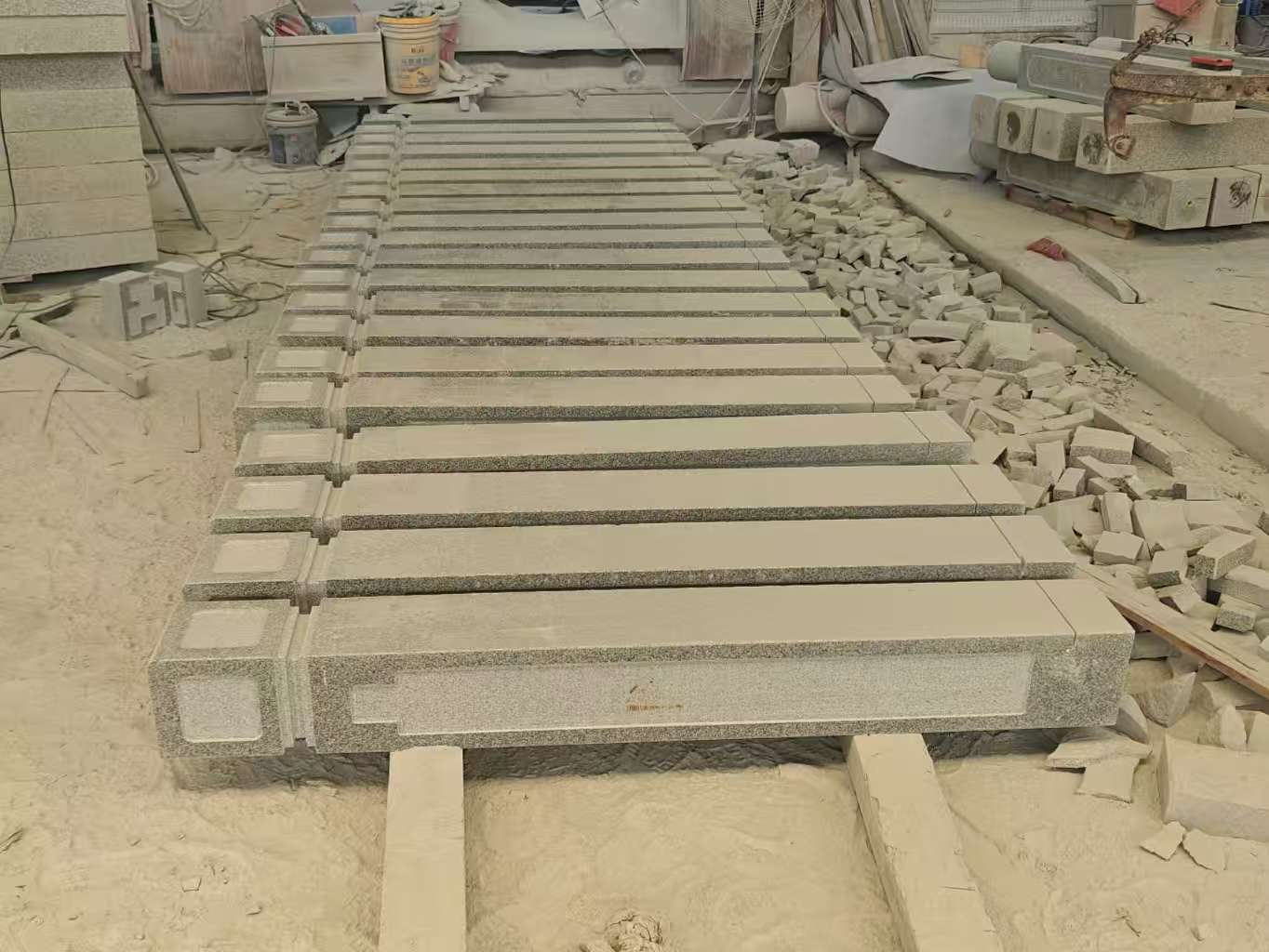 廊坊 芝麻白异形加工雕刻-栏杆大柱，方柱